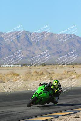 media/Jan-10-2025-CVMA Friday Practice (Fri) [[489e0da257]]/Group 4 and Trackday/Session 2 (Turn 4 Inside)/